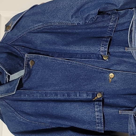 Women's size 10 Jean jacket. - Picture 5 of 13